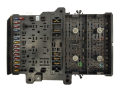 Sikringsboks Chrysler Dodge P04707994AE 19636