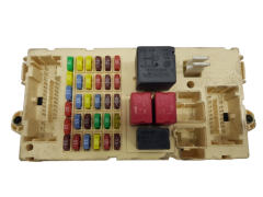Sikringsboks Alfa Romeo 46558758