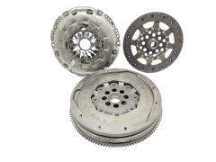 Dobbeltmassesvinghjul + kobling 8200620330 7701476589 7701478942 2.0DCI Renault