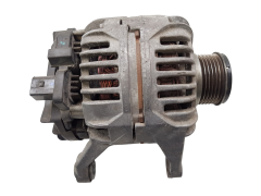 Generator Citroen Peugeot Fiat 504087183 024325122 110A Bosch