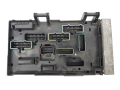Sikringsboks Chrysler 04869001AJ 04869204AM 19751