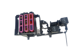 Sikringsboks 8A0937530 Audi