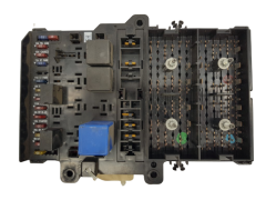 Sikringsboks Chrysler Dodge P04707994AE 19635