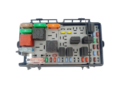 Sikringsboks 13217387 EA Opel GM