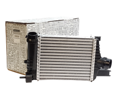 Intercooler Renault Clio 4 Captur Duster 144961381R Ny Original