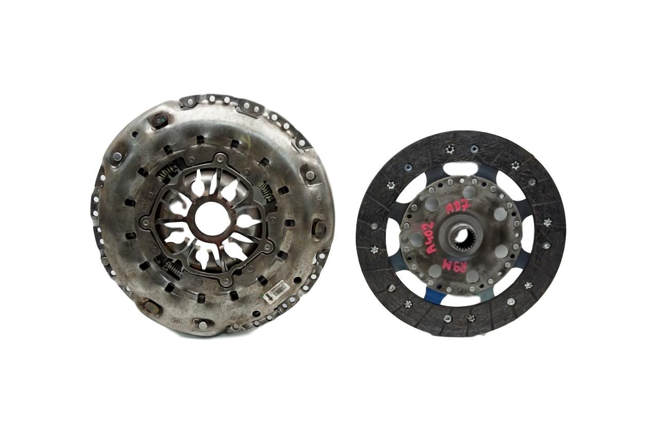 Clutch Kpl 302058134R 1,6 dci Megane 3 Renault Nissan main product photo